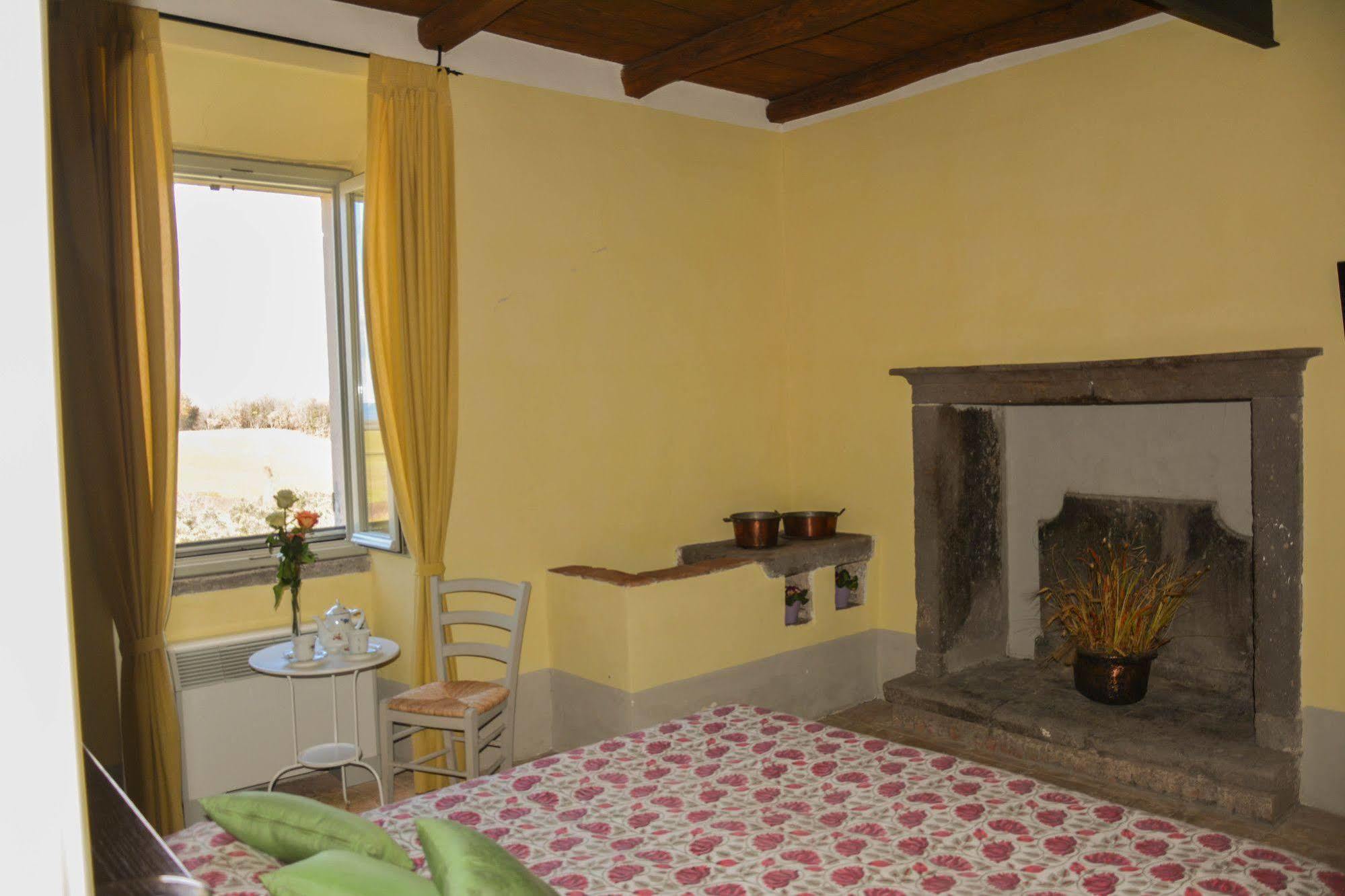 Agriturismo Casale Bonaparte Cellere Exterior photo